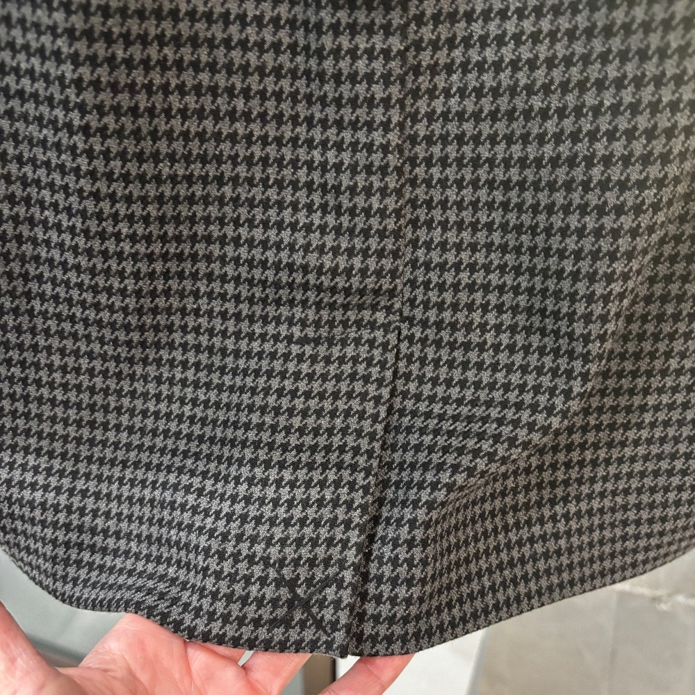 Banana Republic Knit Pencil Skirt - Black/Gray Houndstooth Size 0 - Picture 6 of 9